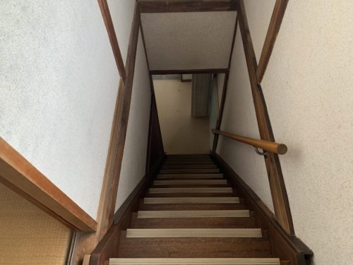 広島市南区翠5丁目の戸建賃貸の階段の写真
