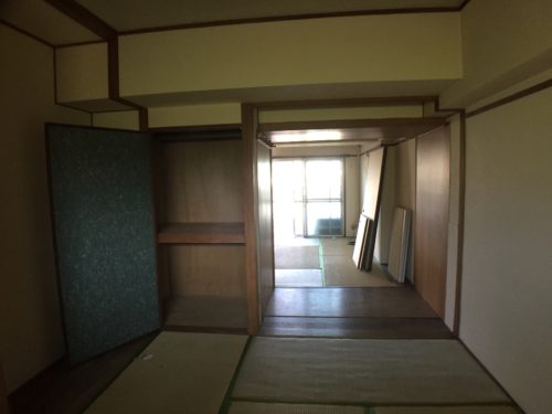 井ノ口ハイツのリノベーション工事前の和室の写真です